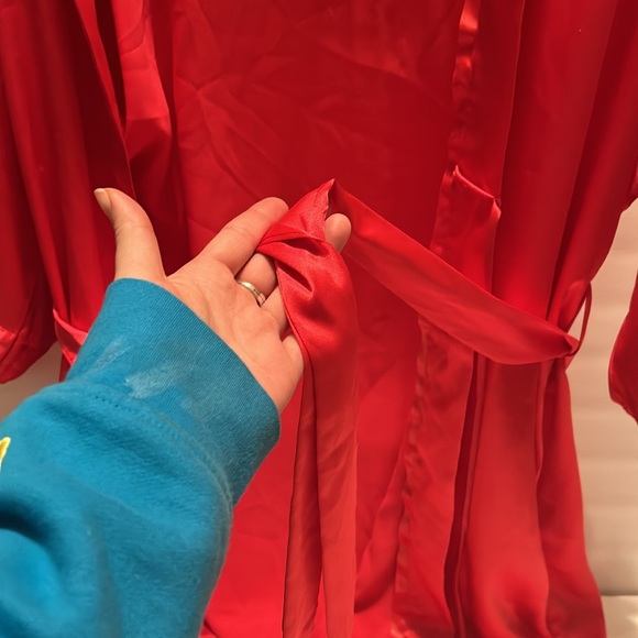 VS Satin-like Robe - Picture 2 of 5